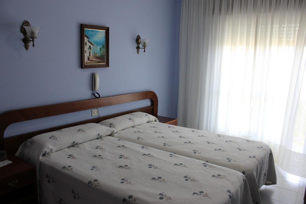 Hotel Arco Iris Villanueva De Arosa Rum bild